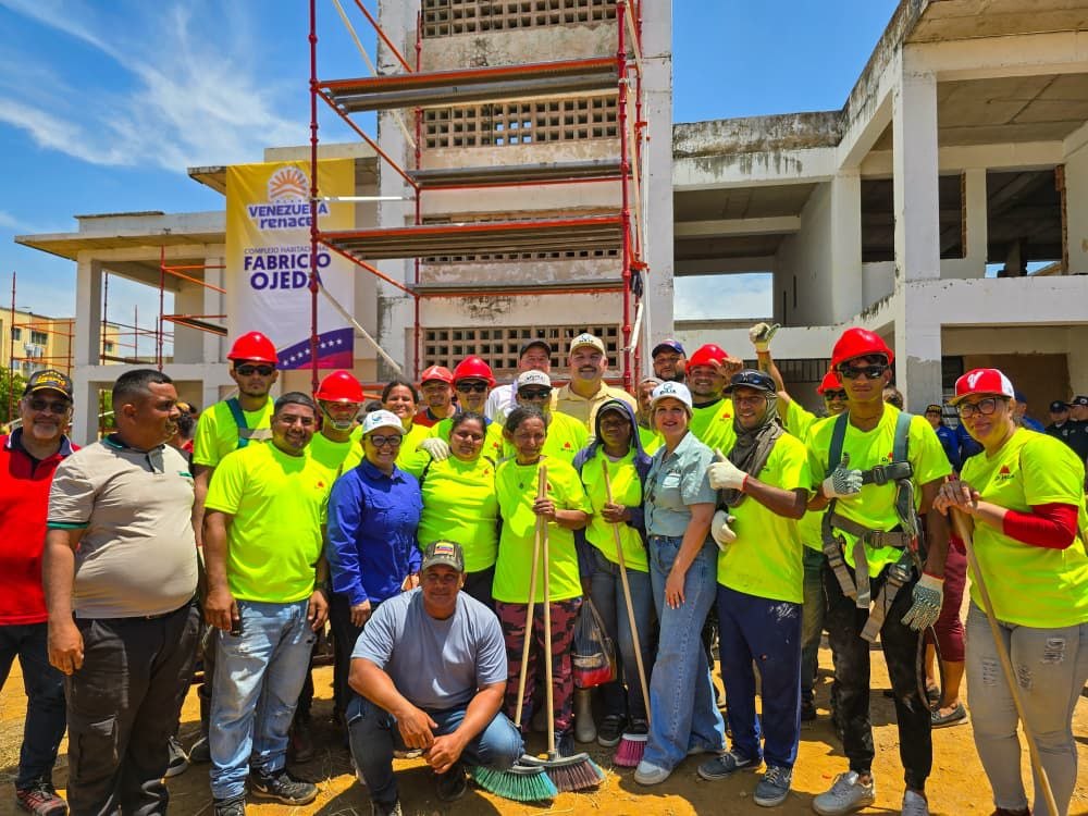 Luis Caldera inicia trabajos de refacción y equipamientode la Unidad Educativa Luis Caballero Mejías, en Lagunillas
